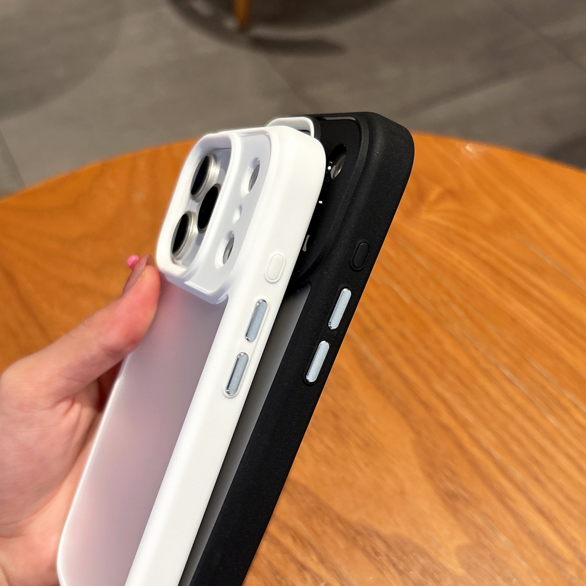 럭셔리 무광 투명 아머 충격 방지 케이스 (아이폰 17 - Clear Shockproof Bumper Case 리뷰 및 가격