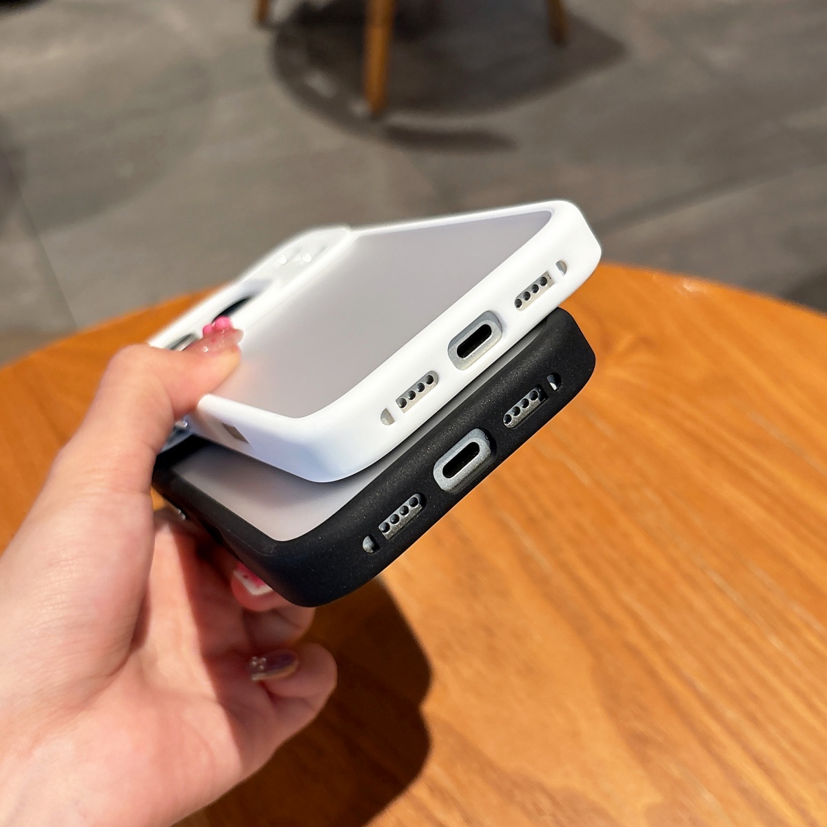 럭셔리 무광 투명 아머 충격 방지 케이스 (아이폰 17 - Clear Shockproof Bumper Case 리뷰 및 가격